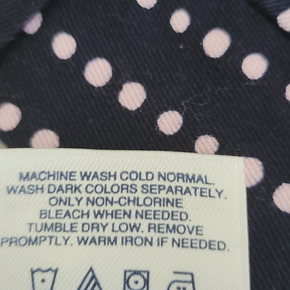 LANDS' END SHORTS - Picture 7 of 8